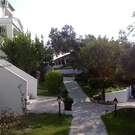 Zephyros Aparthotel Polychrono