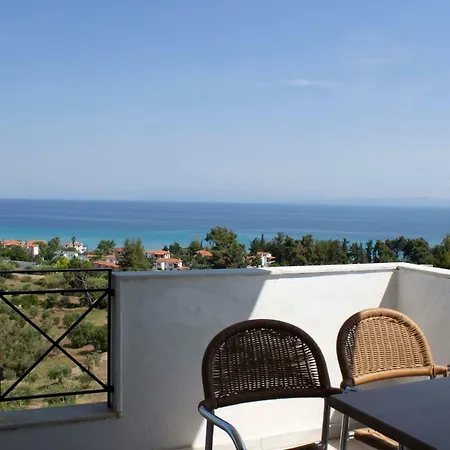 Zephyros Aparthotel 2*