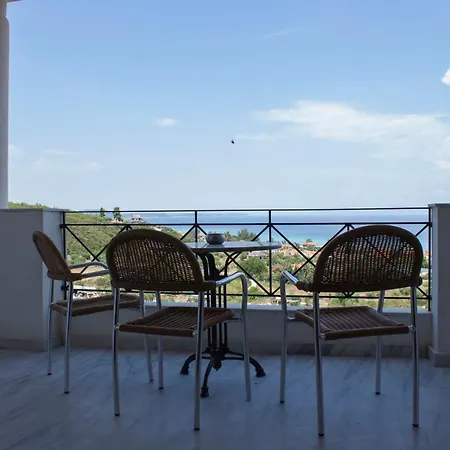 Zephyros Aparthotel