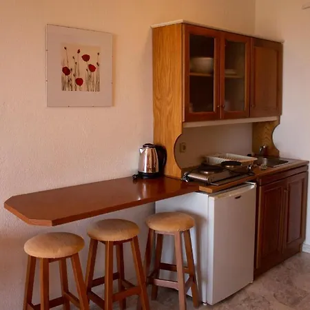 Aparthotel Zephyros 2*
